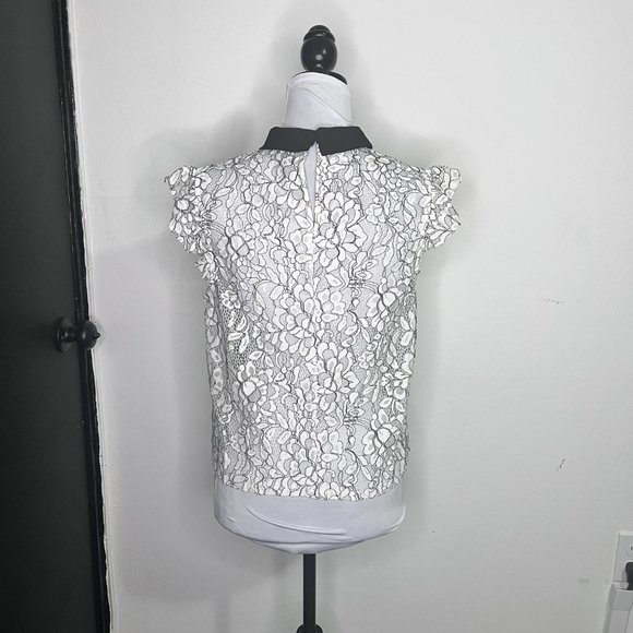 Forever 21 White Floral Lace See Thru Sleeveless Top with Black Collar Size L - Picture 3 of 7